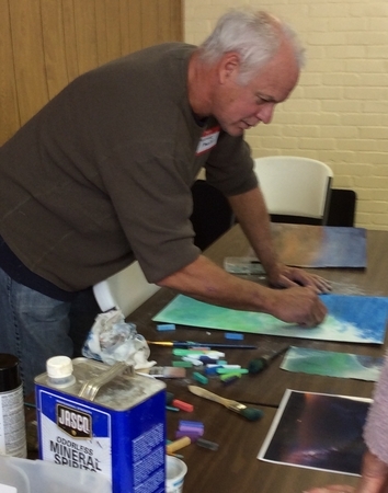 Casimir Kowalski demonstrates his technique for non-smudging pastels, November 2019.